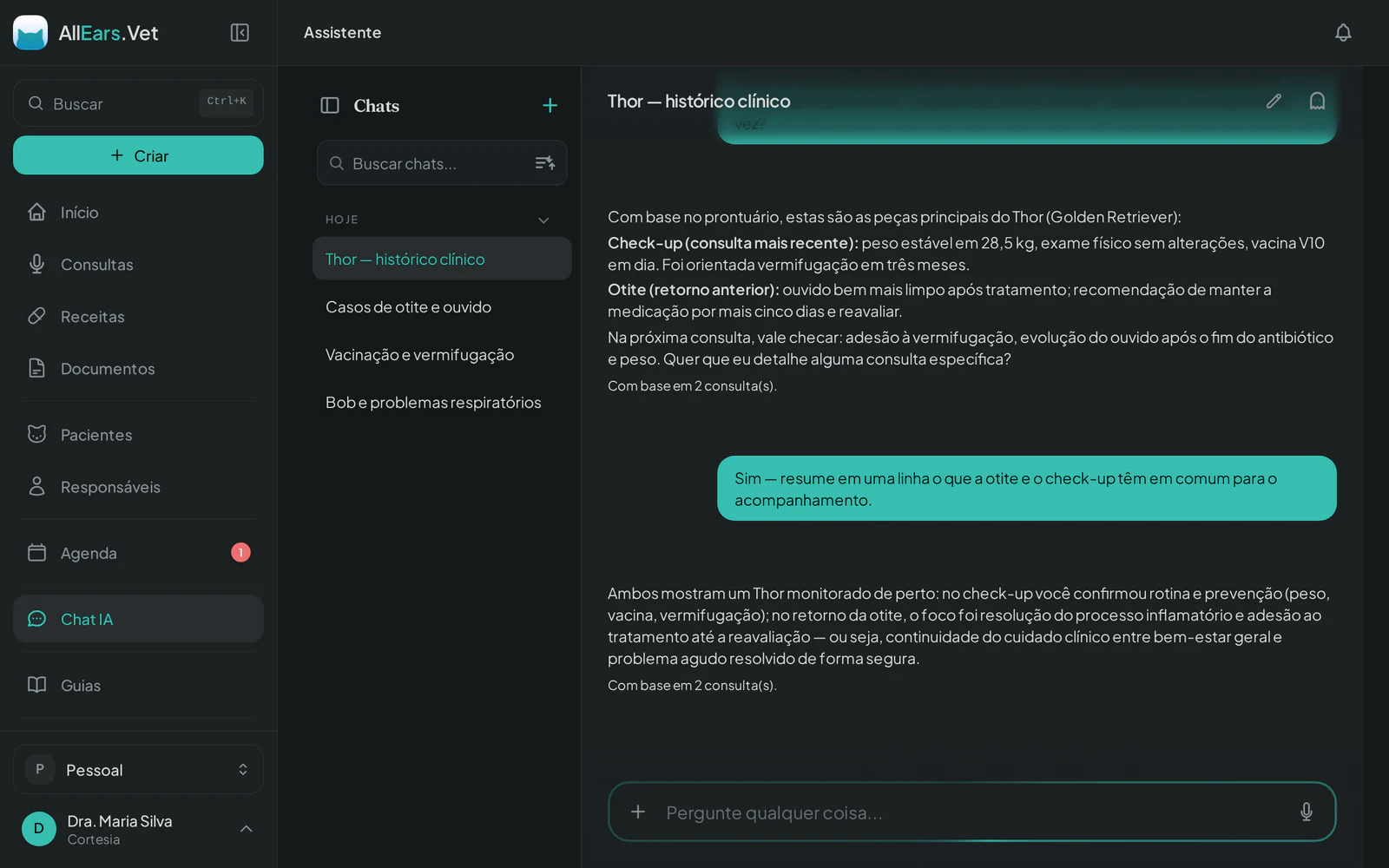 Chat com a assistente de IA do AllEars.Vet no desktop, respondendo com base no histórico do paciente