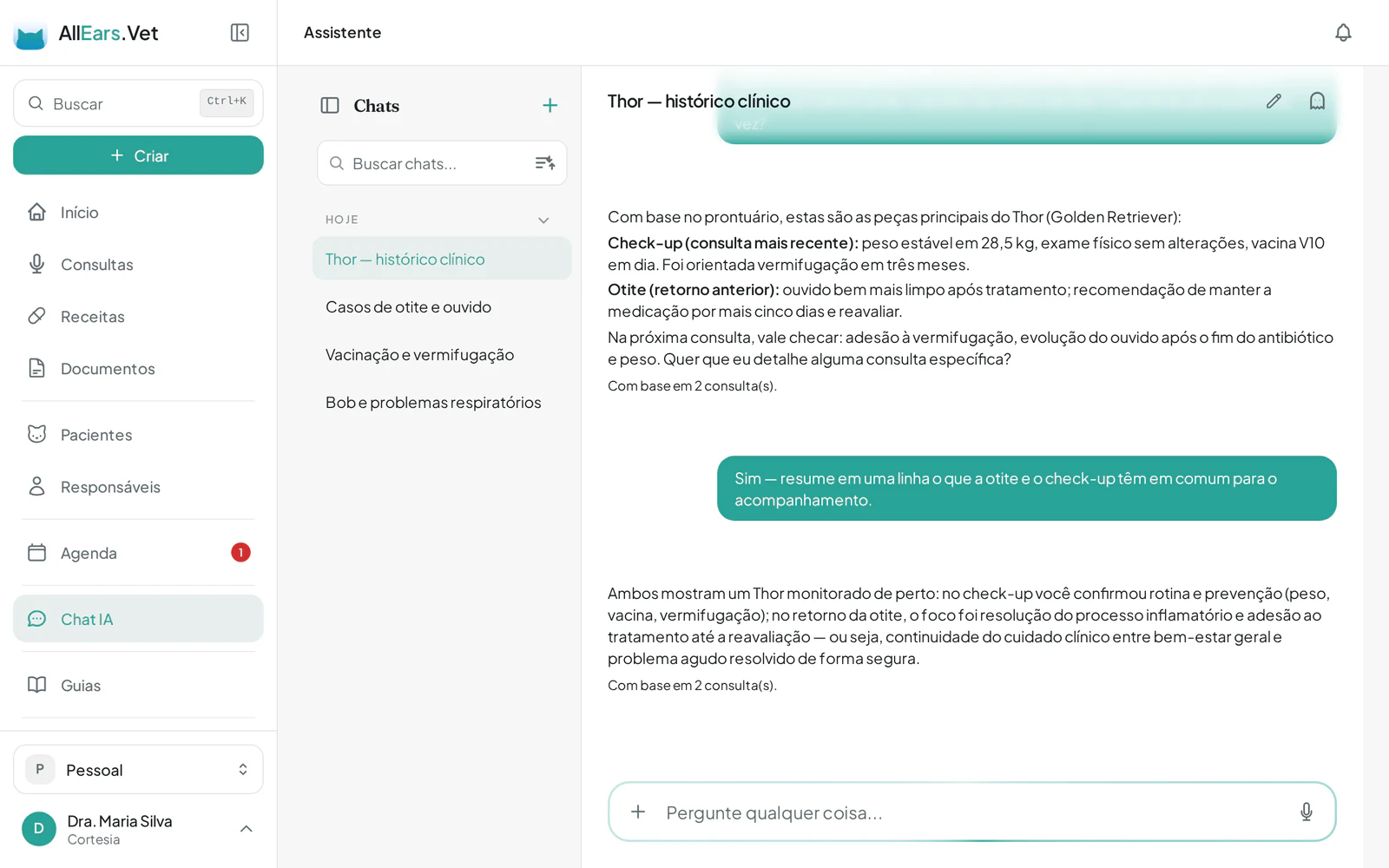 Chat com a assistente de IA do AllEars.Vet no desktop, respondendo com base no histórico do paciente